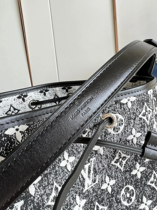 WIS PETIT LOUIS NOÉ VUITTON 1227